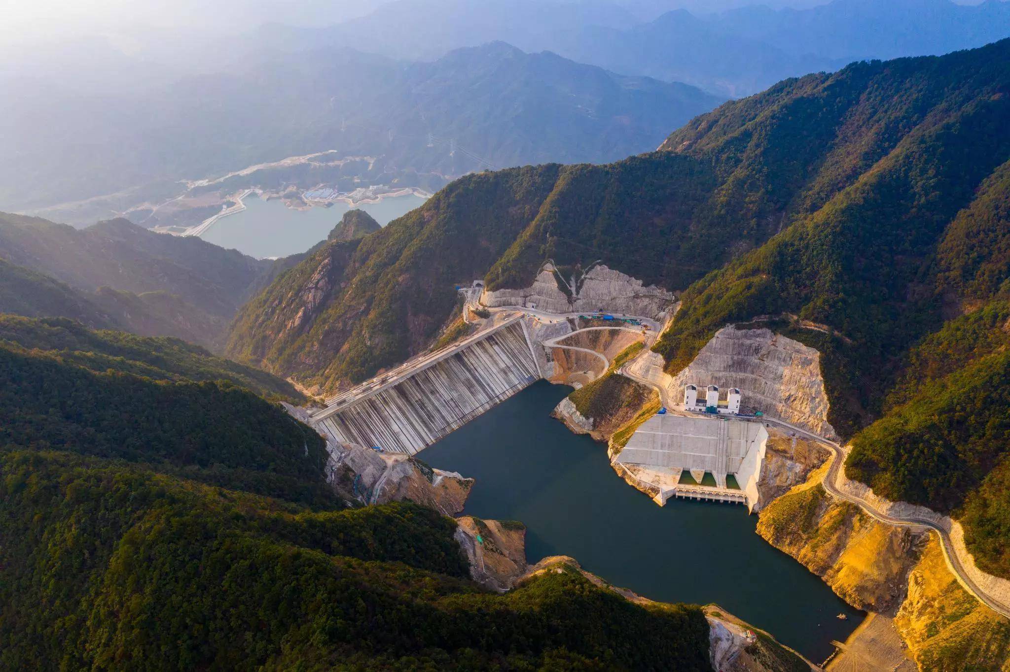 湖北平坦原抽水蓄能電站下庫大壩啟動堆石混凝土澆筑 突破小粒徑施工技術(shù)瓶頸